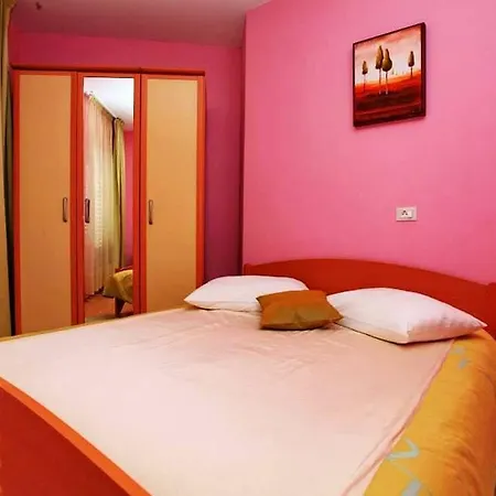 Apartman Tina *